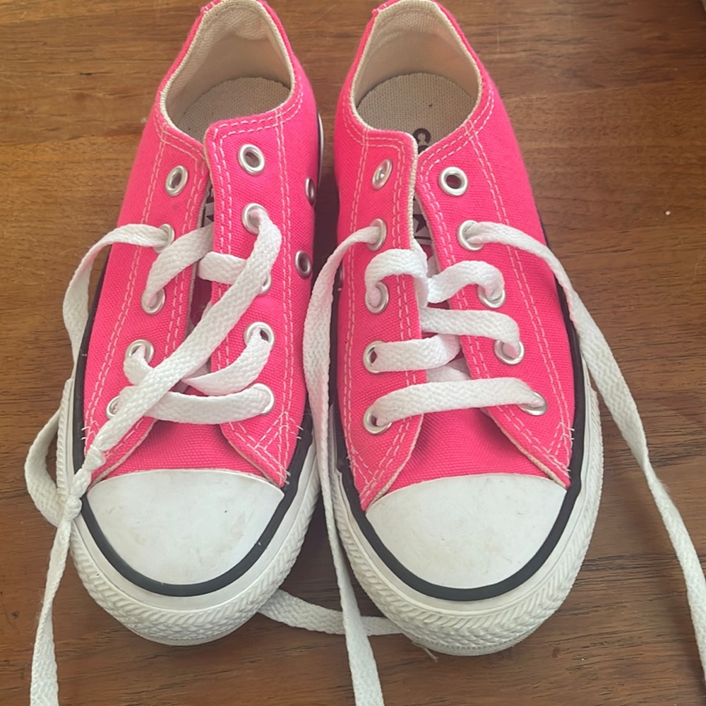 Never worn! Neon pink converse chuck Taylor all stars